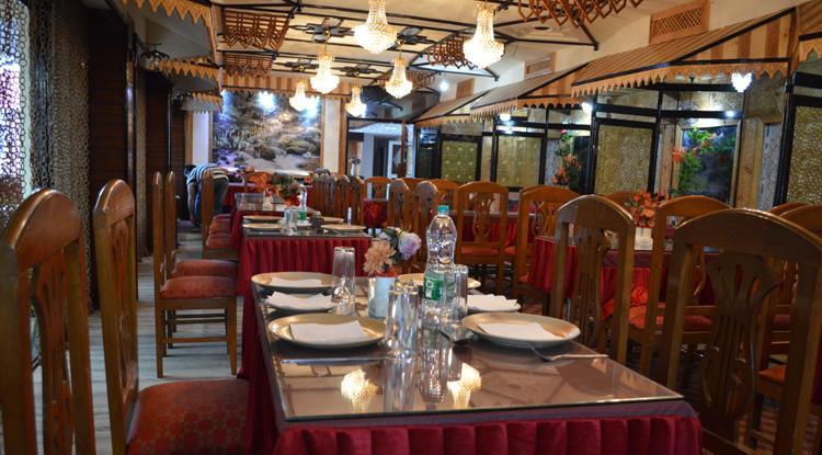 Shah Abbas Hotel At Dal Lake Srīnagar Exterior foto